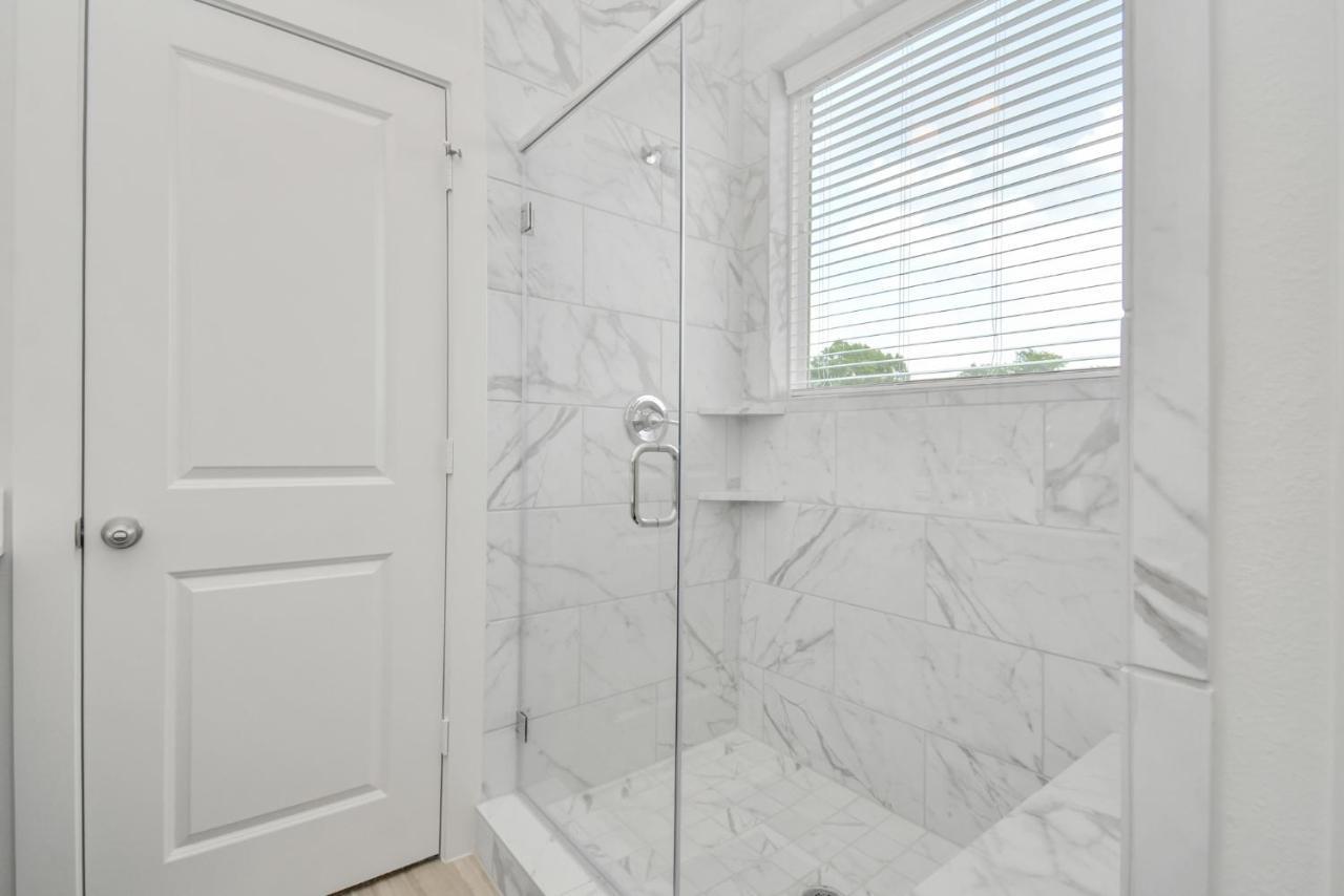 Casa Azure - New Modern 3 Bedroom Med Center, Nrg, Uh ヒューストン エクステリア 写真
